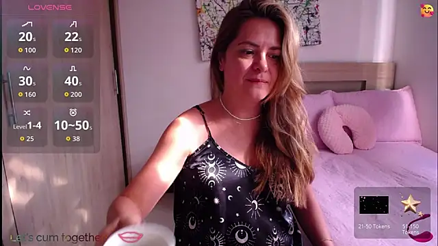 Snapshot of ParisW chatting on 11, 9, 2025 ParisW online show from 11, 9, 2025