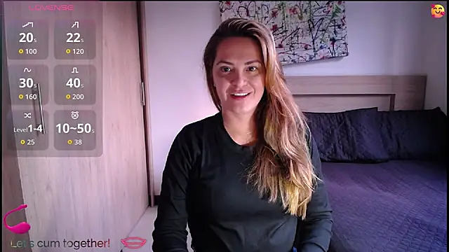 Snapshot of ParisW chatting on 8, 10, 2025 ParisW online show from 8, 10, 2025