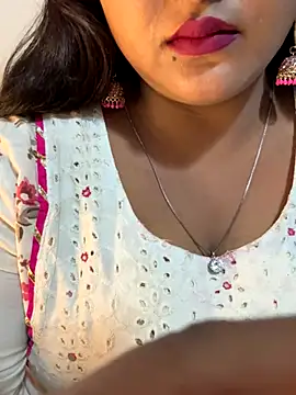 Snapshot of Ayesha_mahi chatting on 5, 10, 2025 Ayesha mahi online show from 5, 10, 2025