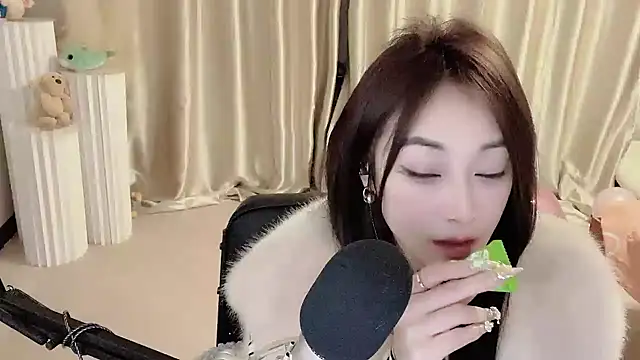 Daisy-77 online show from 9, 1, 2025