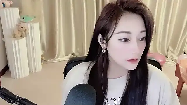Daisy-77 online show from 13, 1, 2025