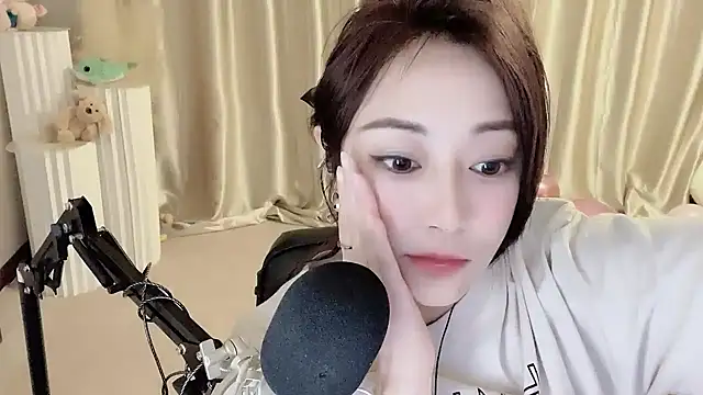 Daisy-77 online show from 13, 1, 2025