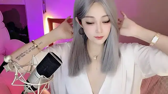 Daisy-77 online show from 10, 10, 2025