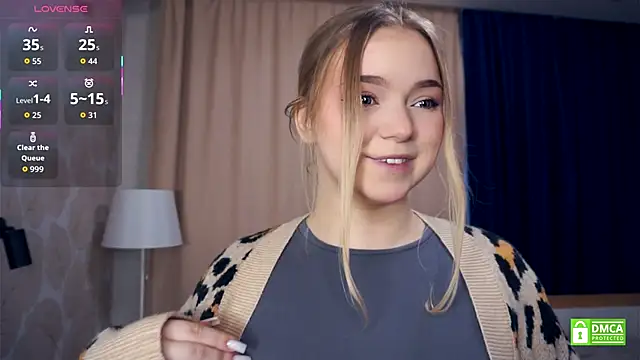 Snapshot of ZaraCreedon chatting on 30, 10, 2025 ZaraCreedon online show from 30, 10, 2025