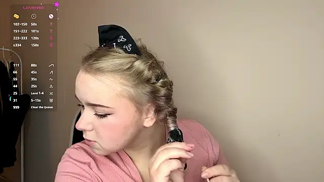 ZaraCreedon online show from 4, 3, 2026