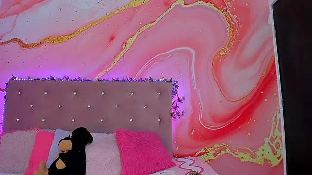 Daisy  rose online show from 14, 2, 2025