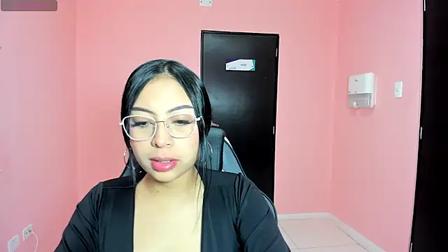 AlanaPetterson online show from 10, 12, 2024