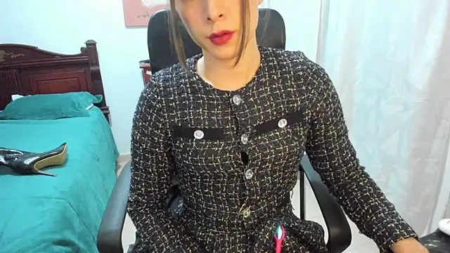 Snapshot of misstresbigcockts chatting on 7, 11, 2025 misstresbigcockts online show from 7, 11, 2025