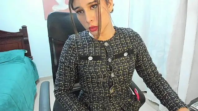 Snapshot of misstresbigcockts chatting on 12, 11, 2025 misstresbigcockts online show from 12, 11, 2025