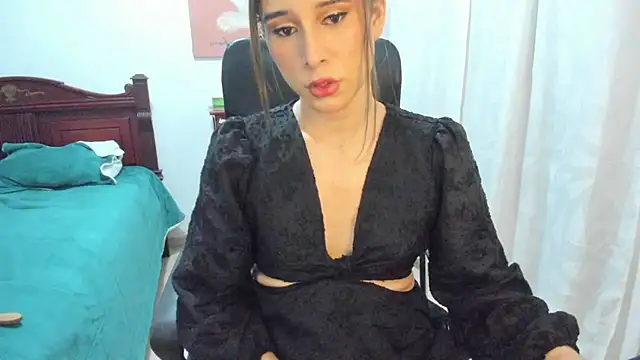 Snapshot of misstresbigcockts chatting on 14, 11, 2025 misstresbigcockts online show from 14, 11, 2025