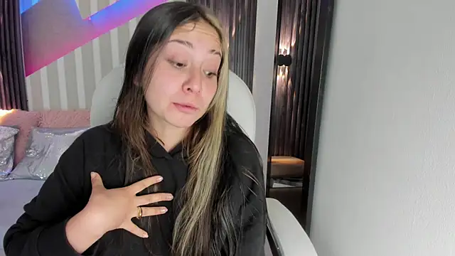 emily layton online show from 18, 10, 2025