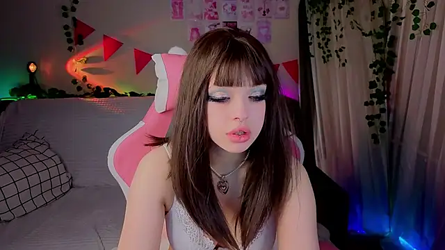 Snapshot of MonikaMayson chatting on 4, 12, 2025 MonikaMayson online show from 4, 12, 2025