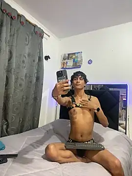 Snapshot of derreck_models chatting on 13, 2, 2026 derreck models online show from 13, 2, 2026