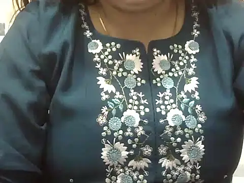 Snapshot of bhabhi_jaan11 chatting on 24, 10, 2025 bhabhi jaan11 online show from 24, 10, 2025