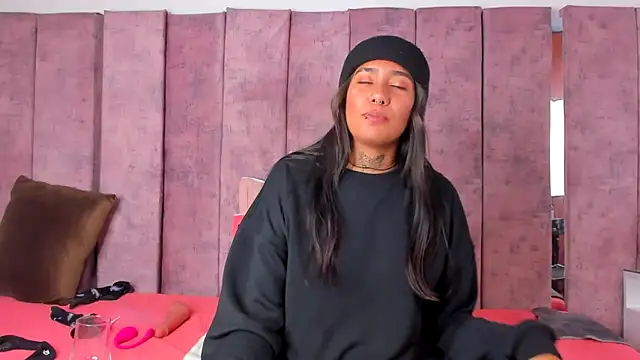 AshlieRoberts online show from 11, 1, 2025