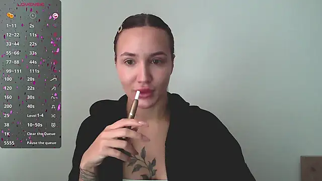 Snapshot of Stasia_Queen chatting on 2, 12, 2024 Stasia Queen online show from 2, 12, 2024
