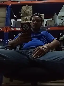 Snapshot of Andresguz35 chatting on 30, 10, 2025 Andresguz35 online show from 30, 10, 2025