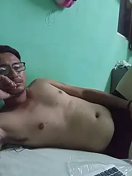 Snapshot of Andresguz35 chatting on 10, 11, 2025 Andresguz35 online show from 10, 11, 2025