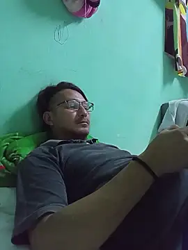 Snapshot of Andresguz35 chatting on 15, 11, 2025 Andresguz35 online show from 15, 11, 2025