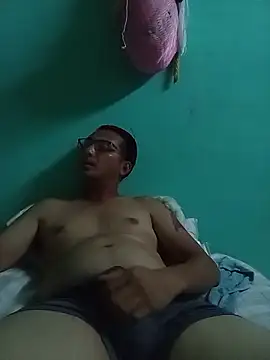 Snapshot of Andresguz35 chatting on 2, 12, 2025 Andresguz35 online show from 2, 12, 2025