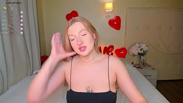 Emma  Leee online show from 16, 2, 2025