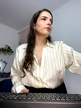 Snapshot of tatianaAlvarez1 chatting on 12, 10, 2025 tatianaAlvarez1 online show from 12, 10, 2025