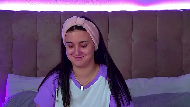 ChristinaMilton online show from 11, 11, 2025