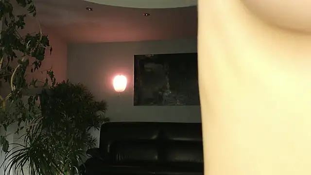 aryamirelle online show from 4, 3, 2025