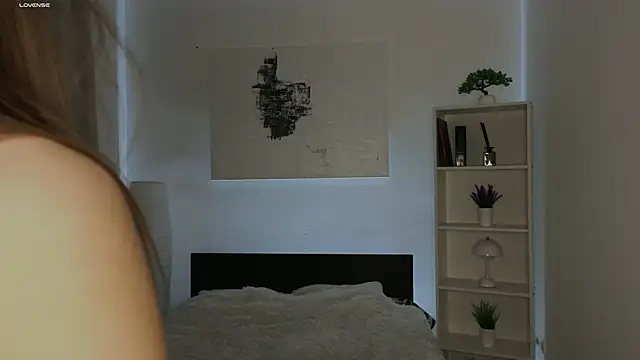 aryamirelle online show from 10, 3, 2025