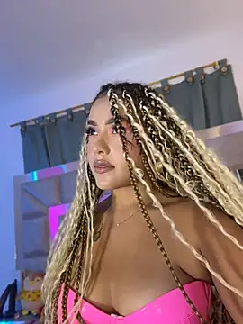 Snapshot of cassyskyle chatting on 12, 4, 2026 cassyskyle online show from 12, 4, 2026