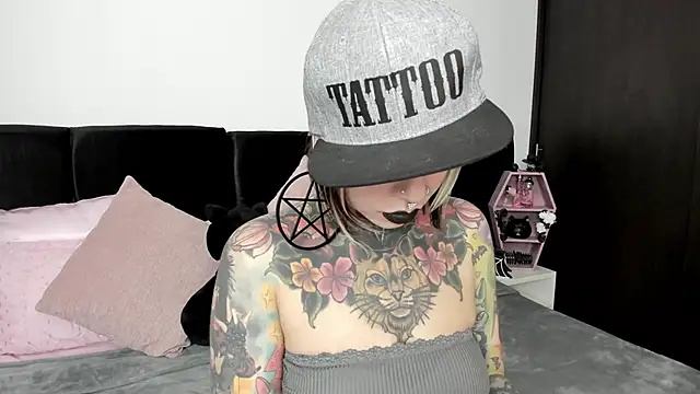 NikkiRamone online show from 10, 1, 2025