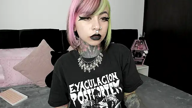 NikkiRamone online show from 23, 1, 2025