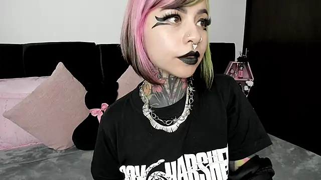 NikkiRamone online show from 24, 1, 2025