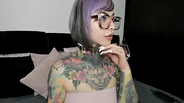 NikkiRamone online show from 21, 2, 2025