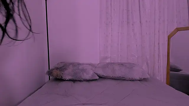 Miiafoxxx online show from 4, 3, 2025