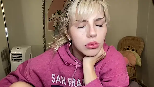 SirenitySirenxx online show from 7, 3, 2025