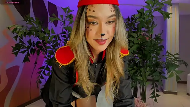 RebeccaHudson online show from 31, 10, 2025