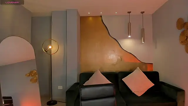 RebeccaHudson online show from 2, 12, 2025