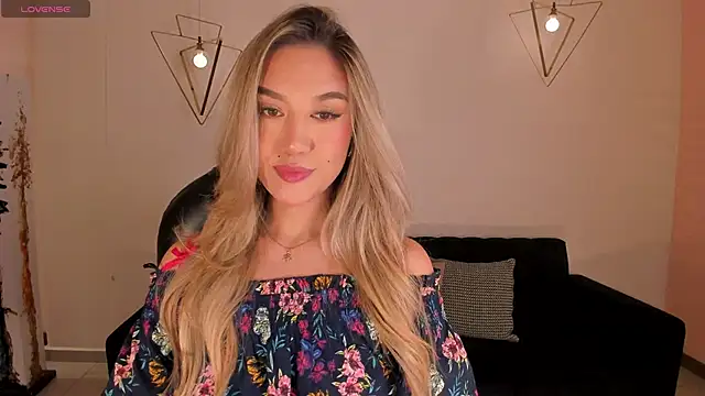 RebeccaHudson online show from 13, 2, 2026