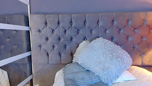 LanaBigTitties online show from 28, 9, 2025