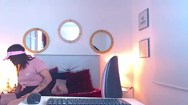 zoe hecate sexx online show from 4, 2, 2026