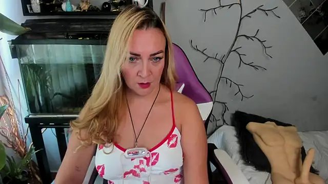 Snapshot of karen_mature69 chatting on 14, 9, 2025 karen mature69 online show from 14, 9, 2025