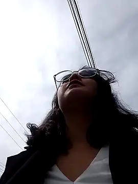 lara moon25 online show from 13, 12, 2024