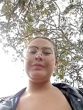 lara moon25 online show from 5, 10, 2025