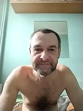 Snapshot of Andrzej-M chatting on 1, 12, 2025 Andrzej-M online show from 1, 12, 2025