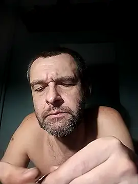 Snapshot of Andrzej-M chatting on 3, 12, 2025 Andrzej-M online show from 3, 12, 2025