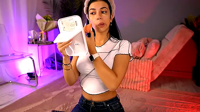 Snapshot of BetsyGonzale chatting on 24, 9, 2025 BetsyGonzale online show from 24, 9, 2025