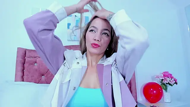 Mia Malkovaa  online show from 20, 12, 2024