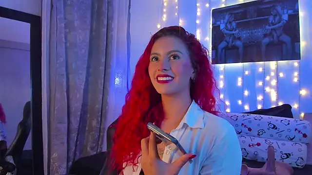 Sophiee Hill online show from 10, 1, 2025