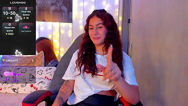 Sophiee Hill online show from 19, 3, 2025